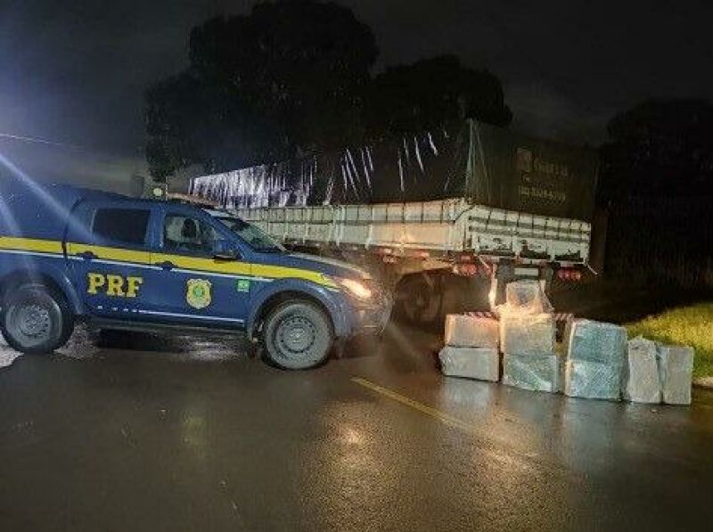 Ilustração da notícia PRF apreende 241 kg de maconha em caminhão e motorista admite uso de cocaína na BR-262, em Ribas do Rio Pardo